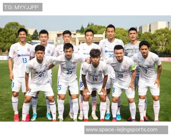 雷丁与威科姆激战正酣比分揭晓引发球迷热议